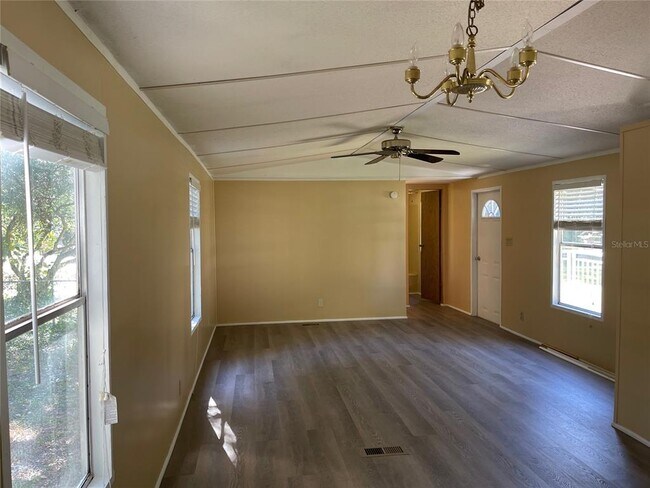 Building Photo - 3501 Forest Dr