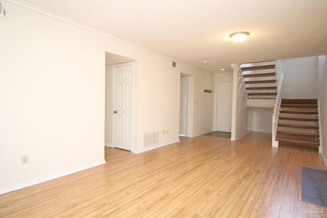 Building Photo - 2375 Sugartree Ave