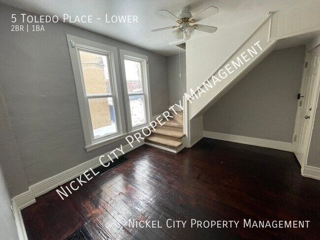 Building Photo - 5 Toledo Pl