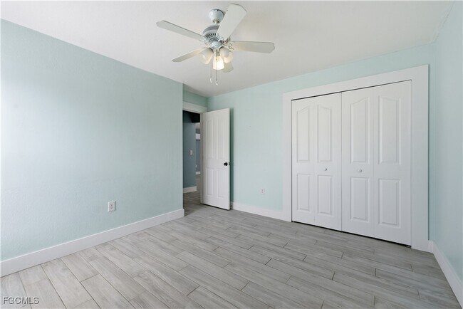 Building Photo - 1134 NE 4th Pl