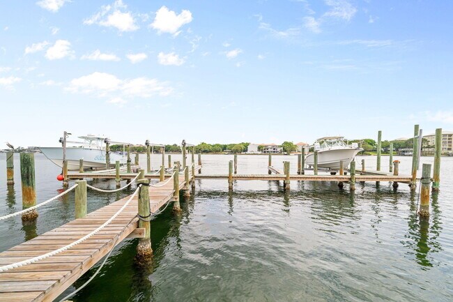 Building Photo - 333 Bluefish Dr