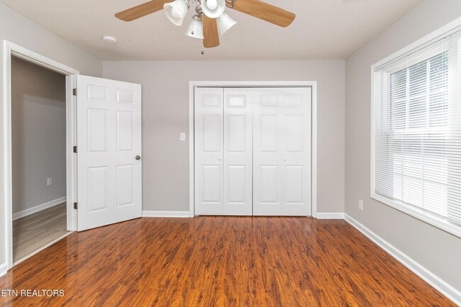 Building Photo - 4622 Ventura Dr