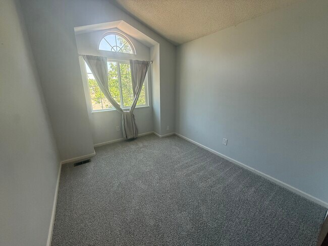 Building Photo - 14602 E Bellewood Pl
