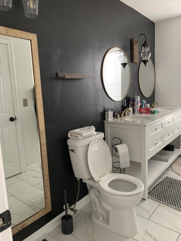 Building Photo - 4910 Darby Ln