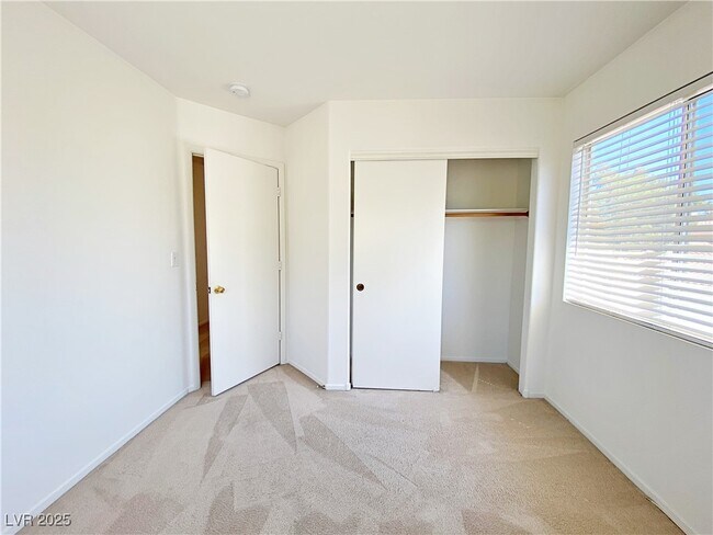 Building Photo - 198 Chadwell Ct