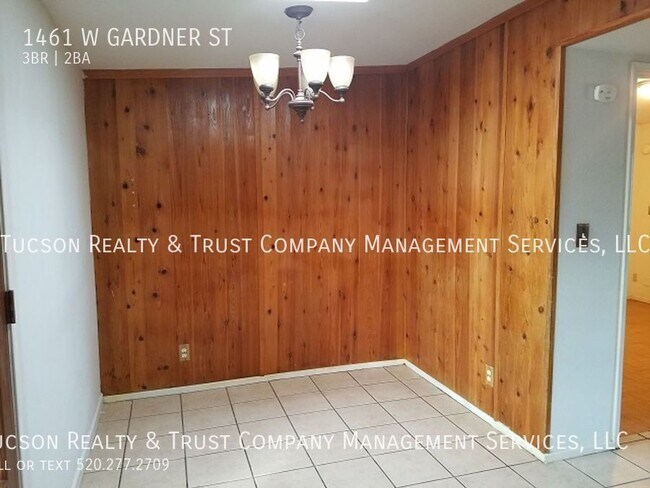 Building Photo - 1461 W Gardner St