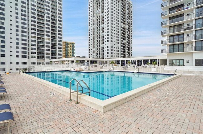 Building Photo - 2301 S Ocean Dr