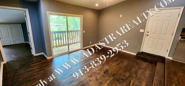 Building Photo - Nice Updated 3 Bed, 1 Bath in KCK-Availabl...