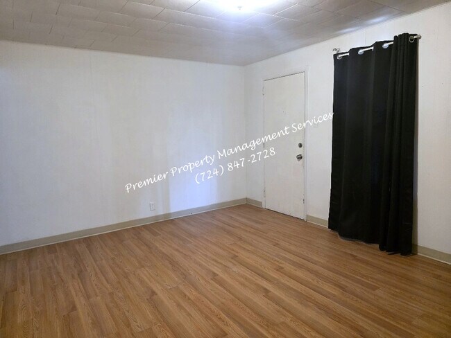 Building Photo - 307 Todd St