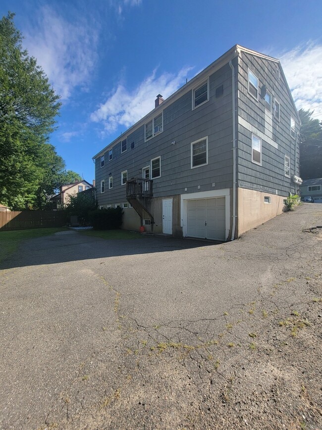 Primary Photo - 359 Brook St