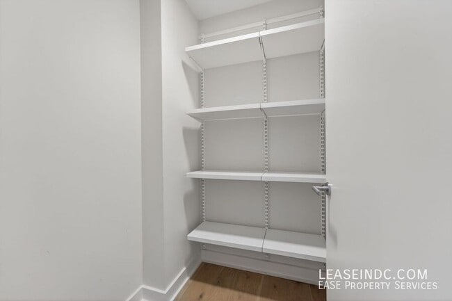 Building Photo - 1332 8th St NW