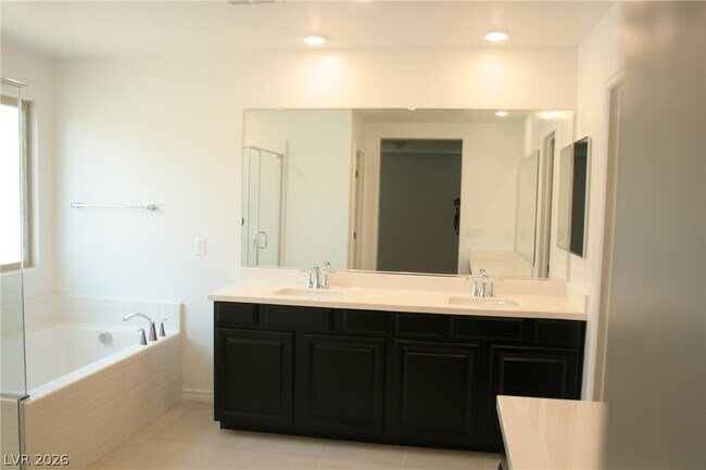 Building Photo - 917 Bluebell Brook St