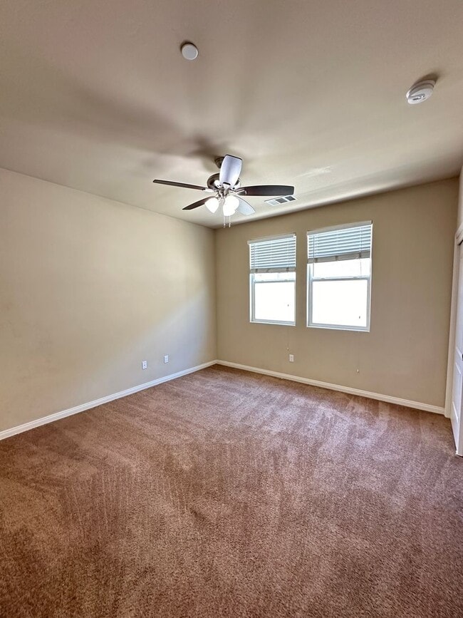 Building Photo - Beautiful House in gated community w/ Solar!