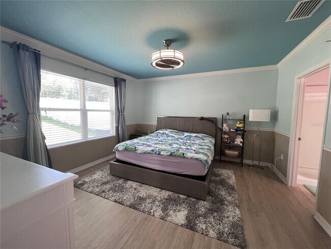 Building Photo - 10120 Hawk Storm Ave