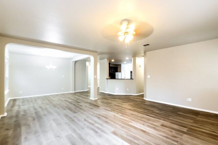 Building Photo - 15327 Nesting Way