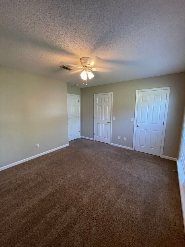 Building Photo - Wood Creek Subdivision!