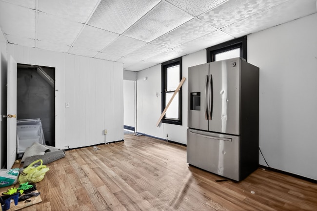 Building Photo - 2210 W Wiswall St