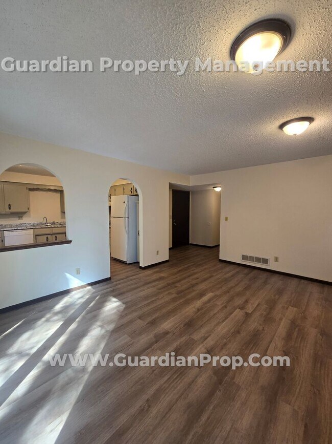 Building Photo - 2663-2665 Rice Creek Terrace