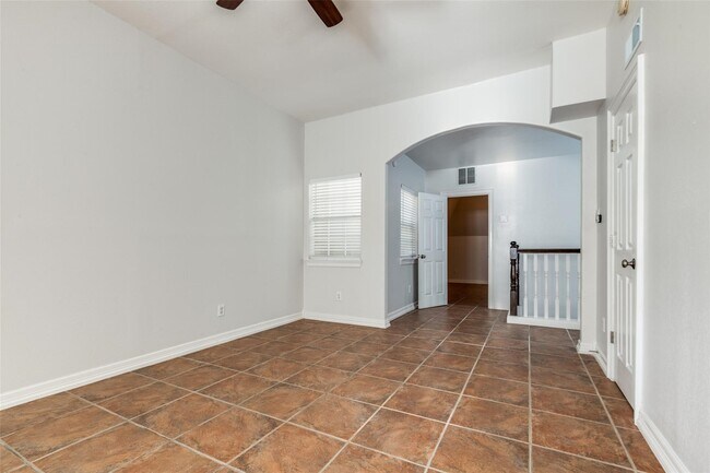 Building Photo - 1318 Peden St