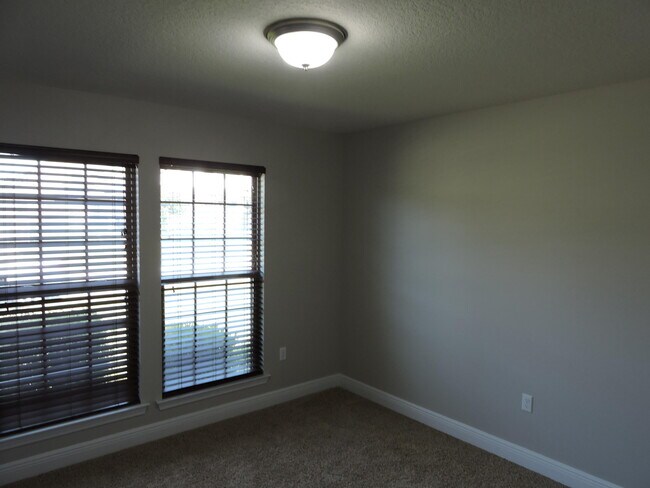 Building Photo - 4642 Hermosa Rd