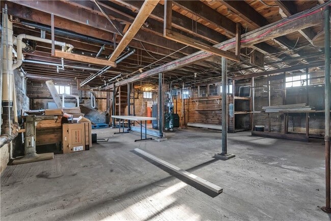 Building Photo - 19 Sherwood Ave