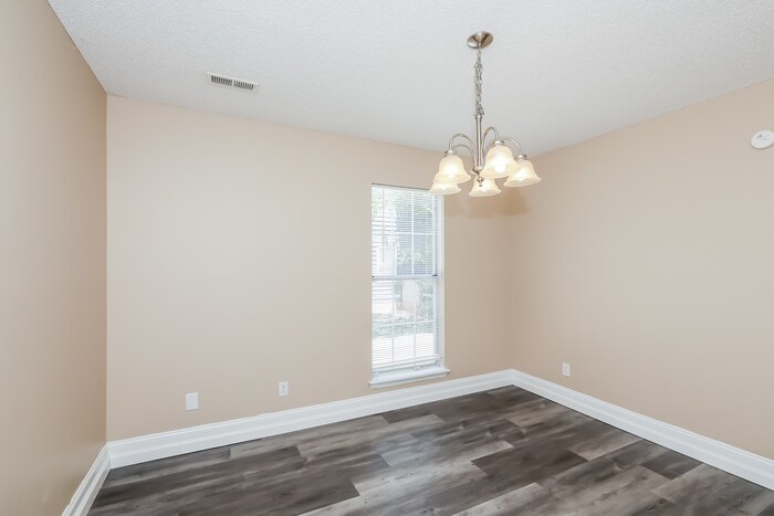 Building Photo - 13715 Dealtry Ln