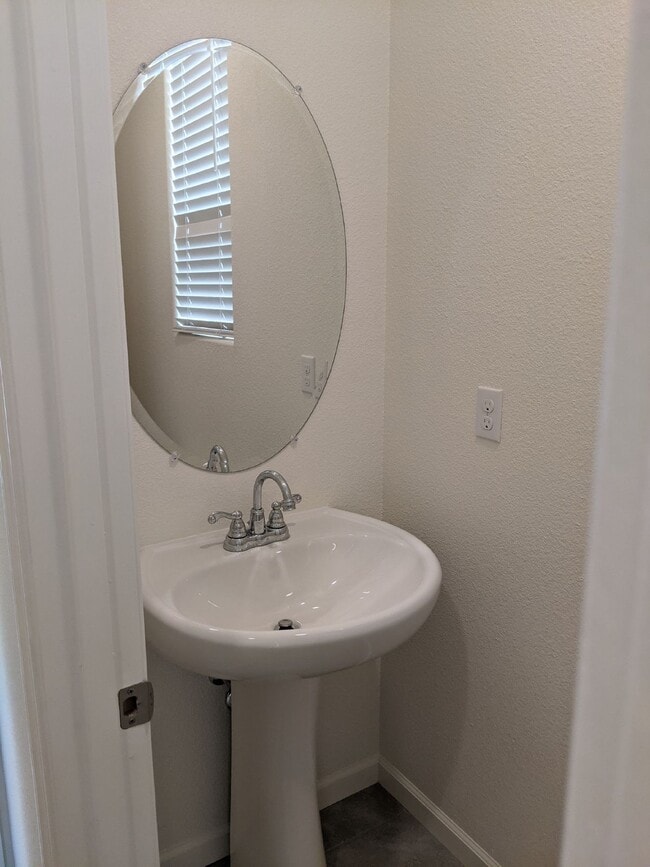 Building Photo - Ready Now! Beautiful Two Story Home in Nor...