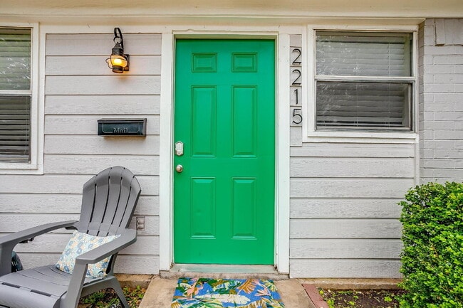 Building Photo - Charming 2-Bed Duplex in Heart of Fort Worth!