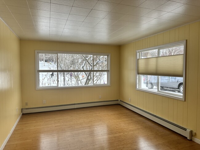 Main living area - 1836 Scenic Way