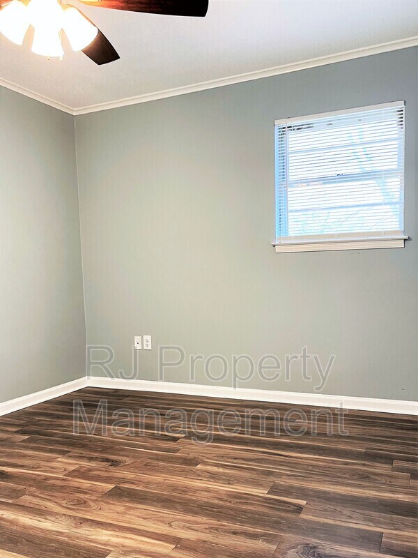 Building Photo - 3716 Bluff Wood Dr