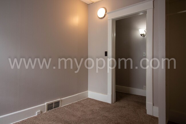 Building Photo - PRINZ 1020 N 32 St