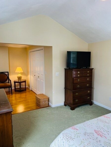 Building Photo - 438 Old Bedford Rd