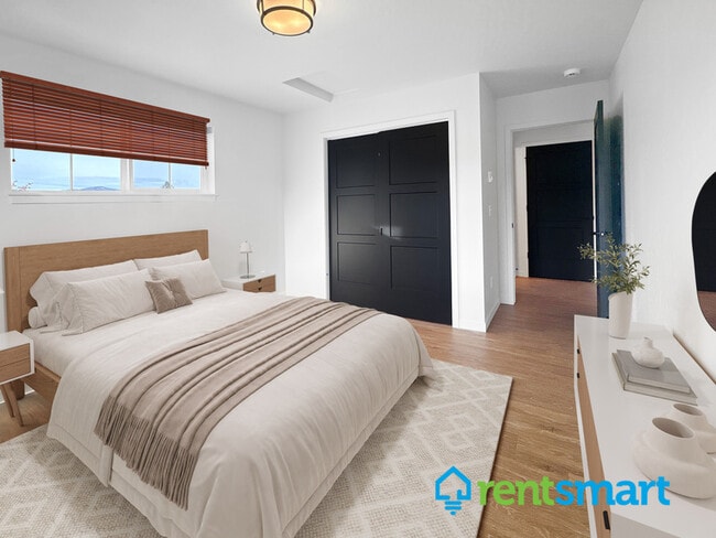 Building Photo - 2405 Arcadia Dr