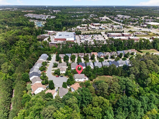 Building Photo - 4007 Jockey Club Circle