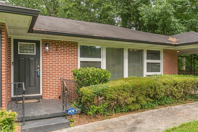 Building Photo - 2314 Bryant Dr