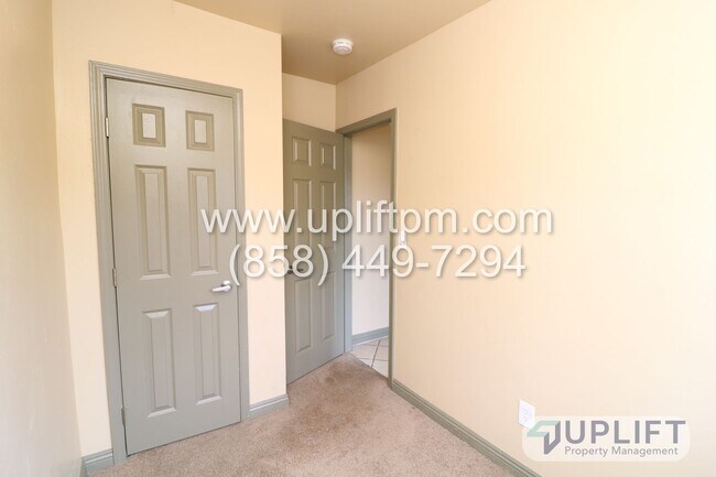 Building Photo - W 9th Ave (727-31)