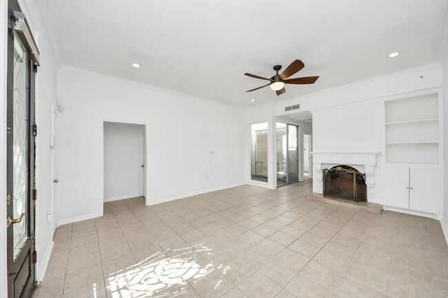 Building Photo - 4112 Meyerwood Dr