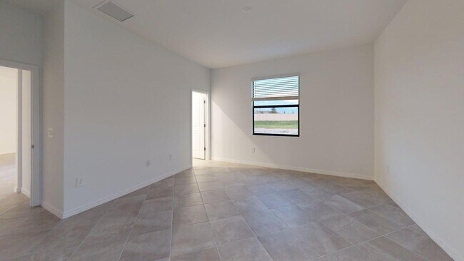 Building Photo - 1548 Sandlewood Cir