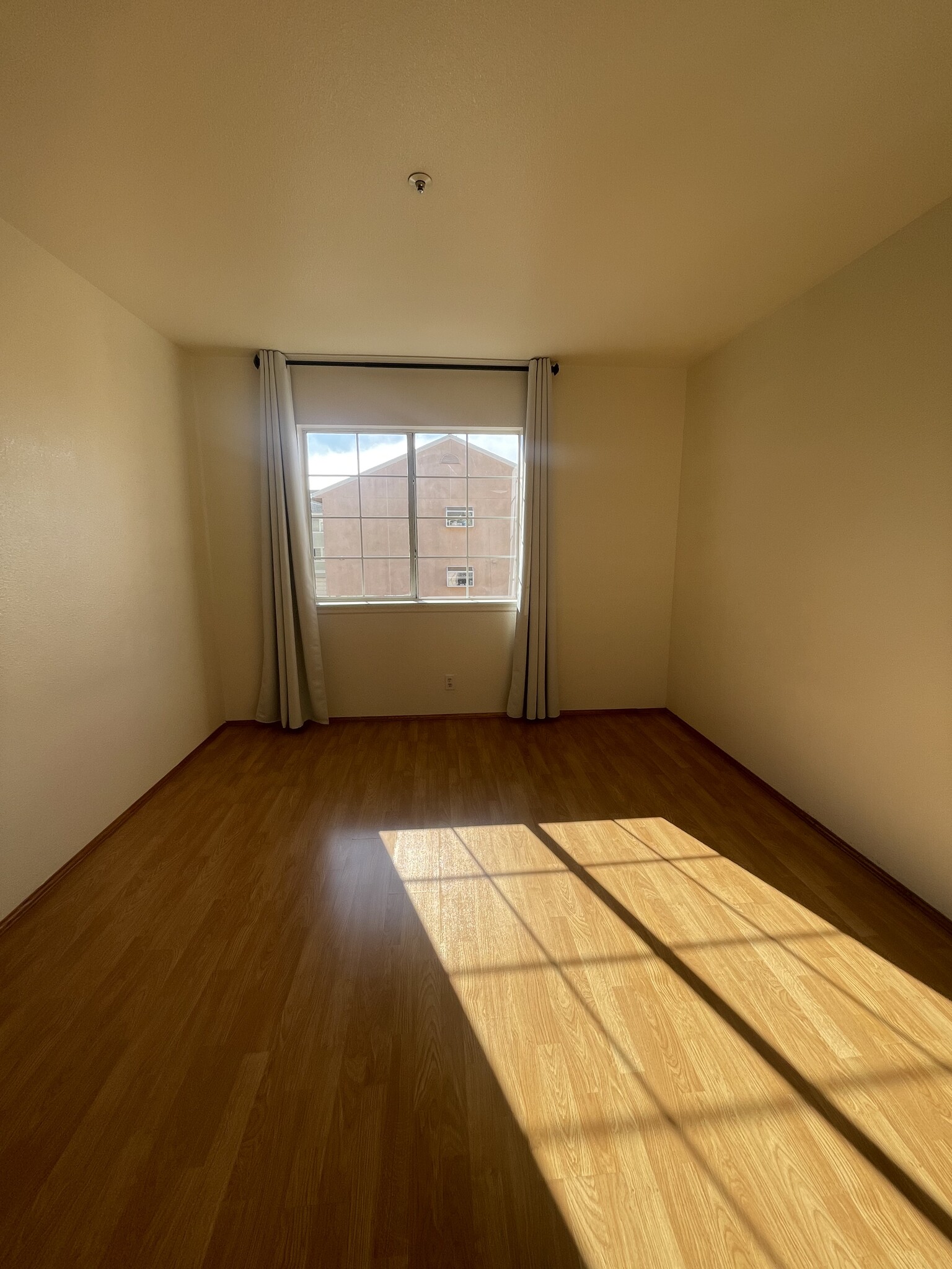 Building Photo - 1026 San Luis Cir