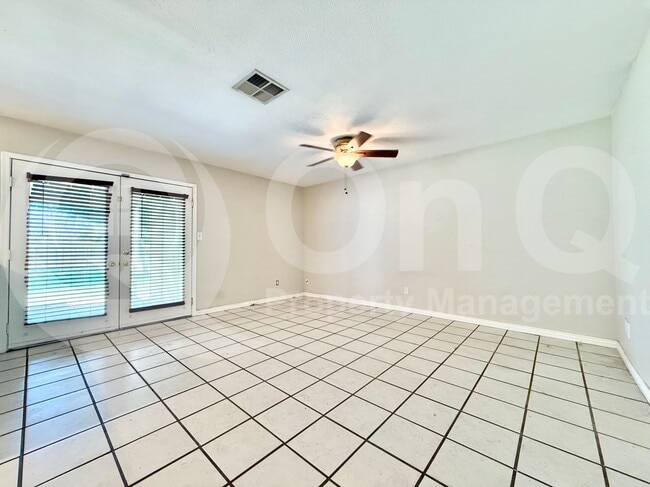 Building Photo - 1614 W Brooks St