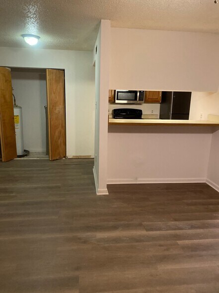 Building Photo - 3500 Irvington Ct