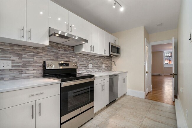 Building Photo - 25 Hancock St