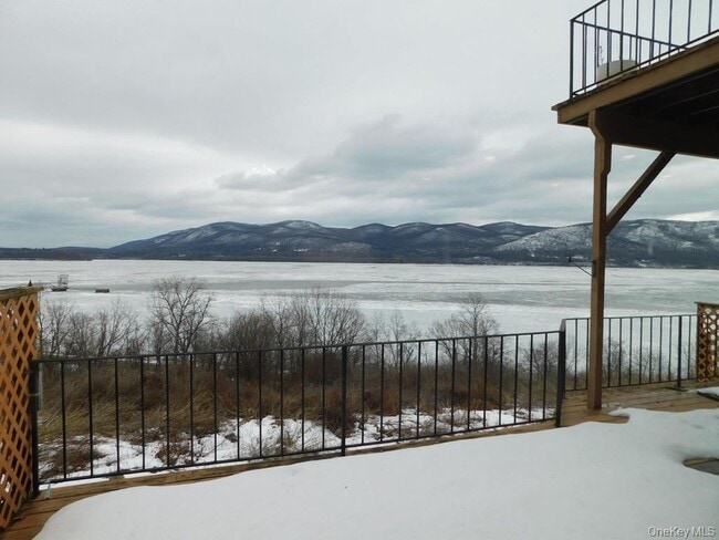 Building Photo - 729 Hewitt Ln