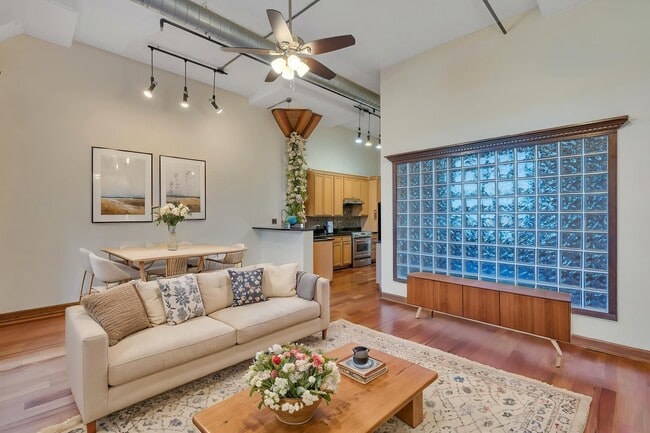 Building Photo - 689 Marin Blvd