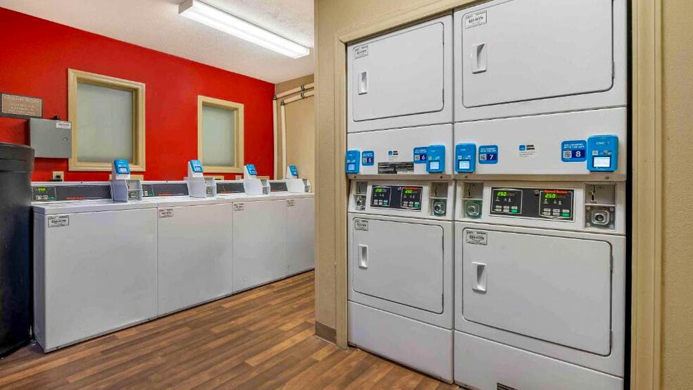 Building Photo - 9750 Lake Shore Dr E