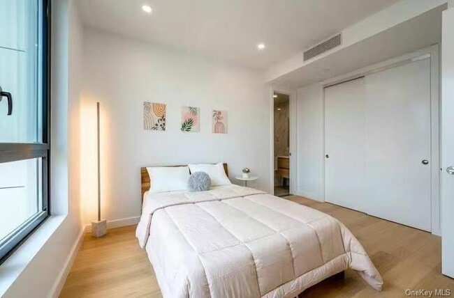 Building Photo - 134-16 35th Ave