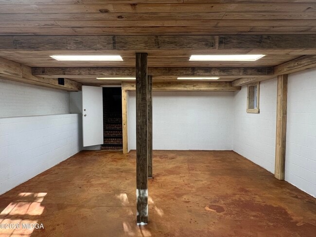 Building Photo - 1943 Northbrook Ave