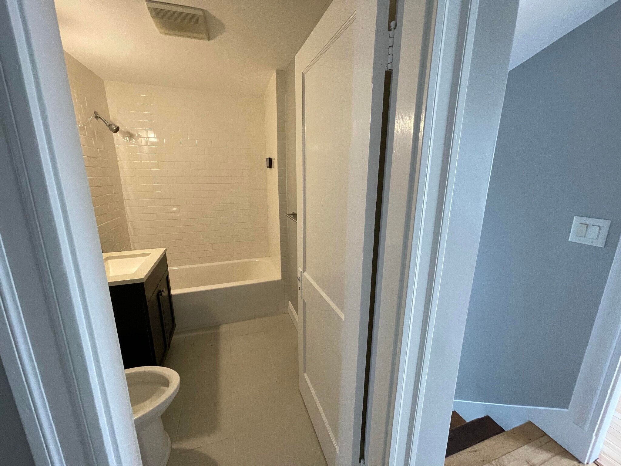Bathroom - 47 Pearl St