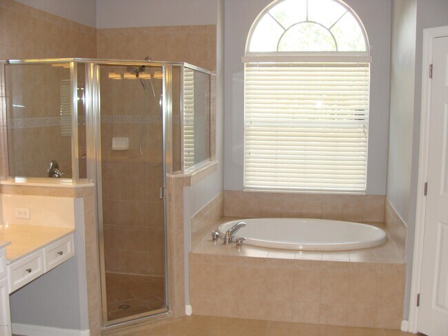 Building Photo - 2266 Cascadia Ct