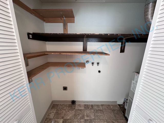 Building Photo - FREE RENT! Charming 2-Bedroom Multiplex in...